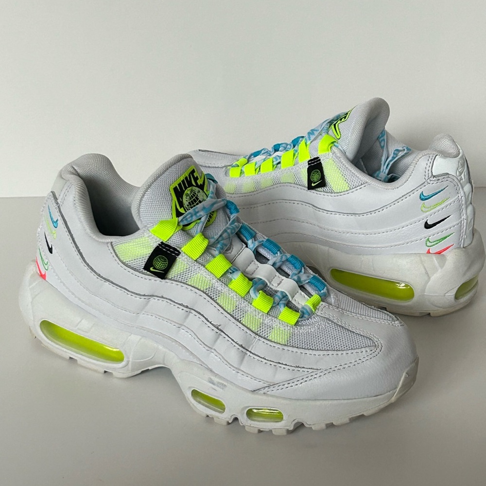 Nike Air Max 95 SE white sneakers